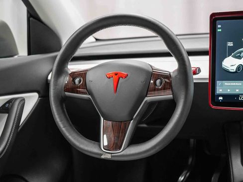 Used 2021 Tesla Model Y Long Range AWD/4WD image 15
