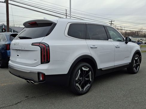 New 2025 Kia Telluride EX w/ EX Captain's Chair Package image 3
