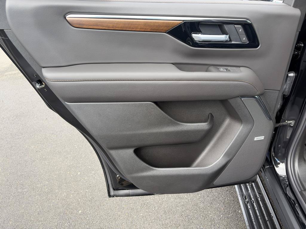 New 2026 Chevrolet Tahoe High Country AWD/4WD image 30