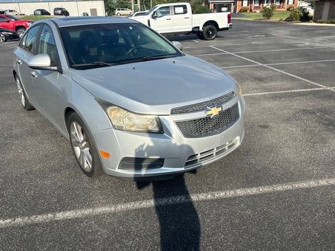 Used 2011 Chevrolet Cruze LTZ FWD image 4