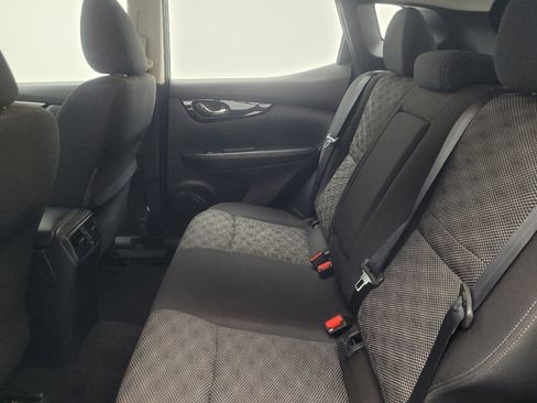 Used 2017 Nissan Rogue Sport SV w/ SV Premium Package image 18