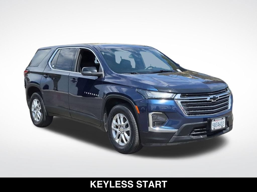 Used 2022 Chevrolet Traverse LS FWD image 2