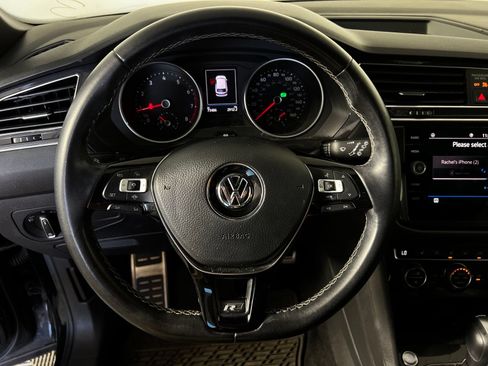 Used 2021 Volkswagen Tiguan SE R-Line FWD image 9