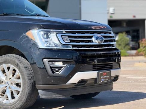 Used 2020 Ford Expedition XLT w/ Equipment Group 202A AWD/4WD image 8