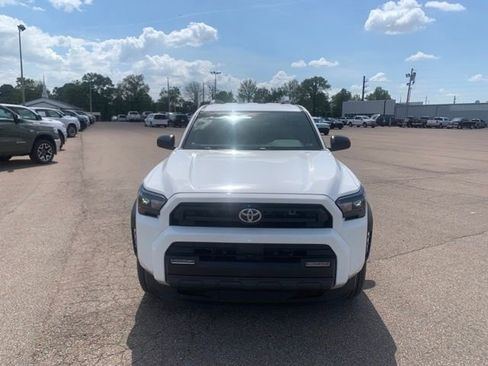 New 2026 Toyota 4Runner SR5 AWD/4WD image 2
