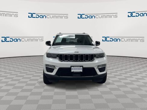 Used 2022 Jeep Grand Cherokee Limited AWD/4WD image 3