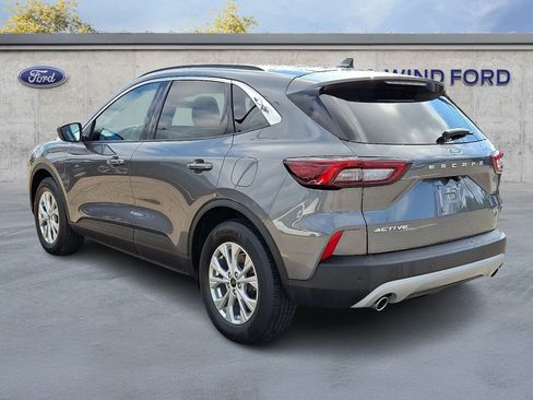 Used 2023 Ford Escape Active w/ Tech Pack #1 AWD/4WD image 4