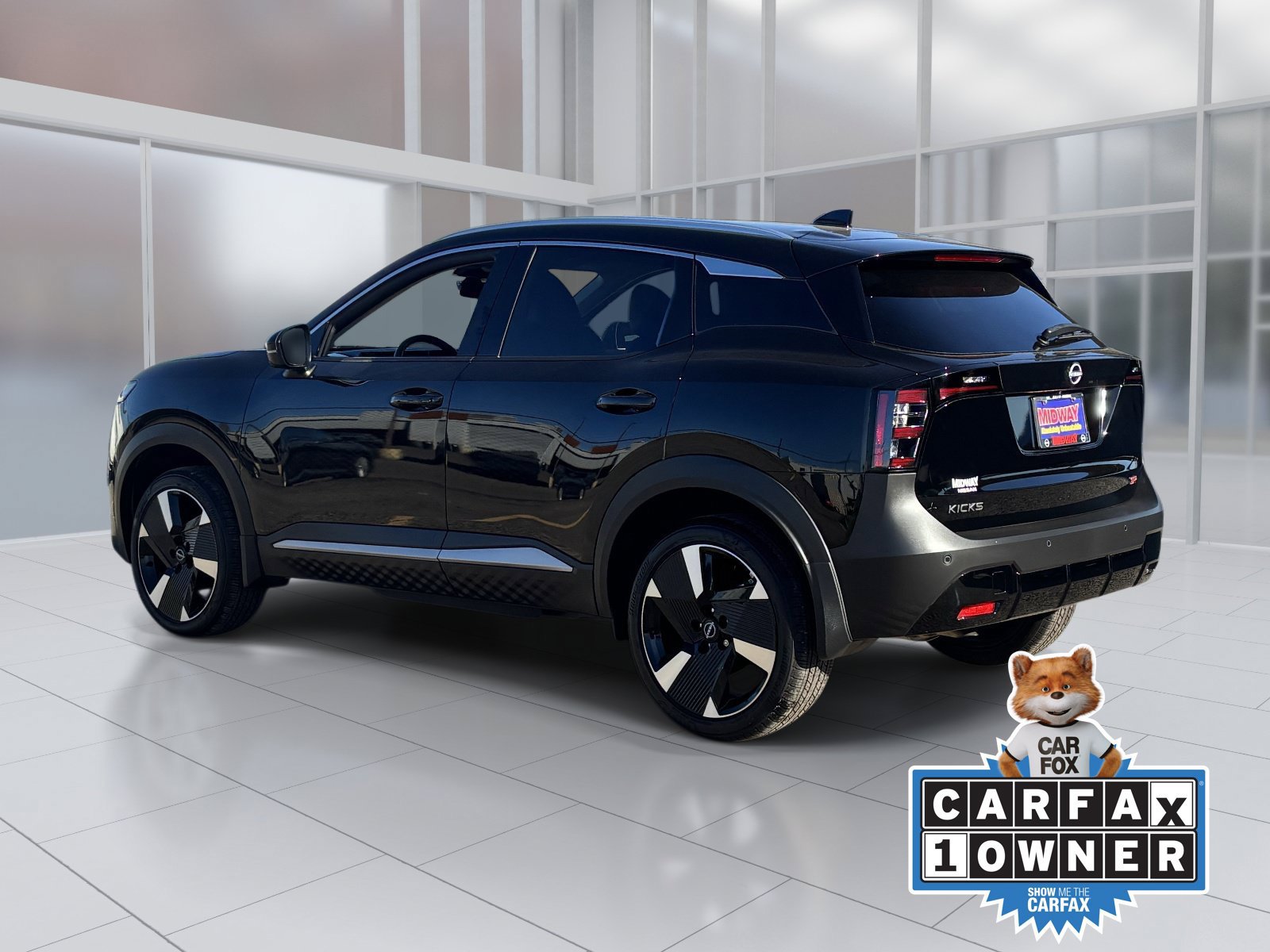 Used 2026 Nissan Kicks SR w/ Cold Weather Package FWD image 4