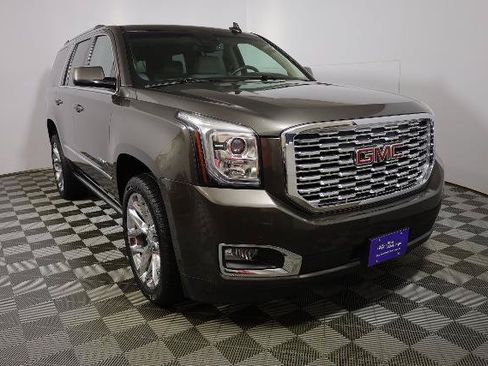 Used 2020 GMC Yukon Denali w/ Denali Premium Package AWD/4WD image 5
