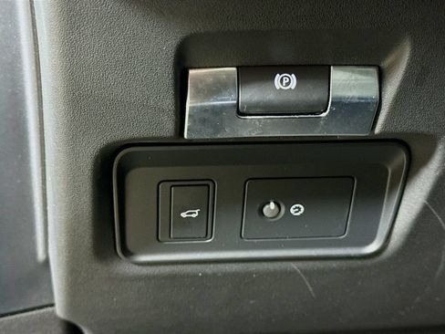 Used 2023 Land Rover Range Rover Evoque S AWD/4WD image 11