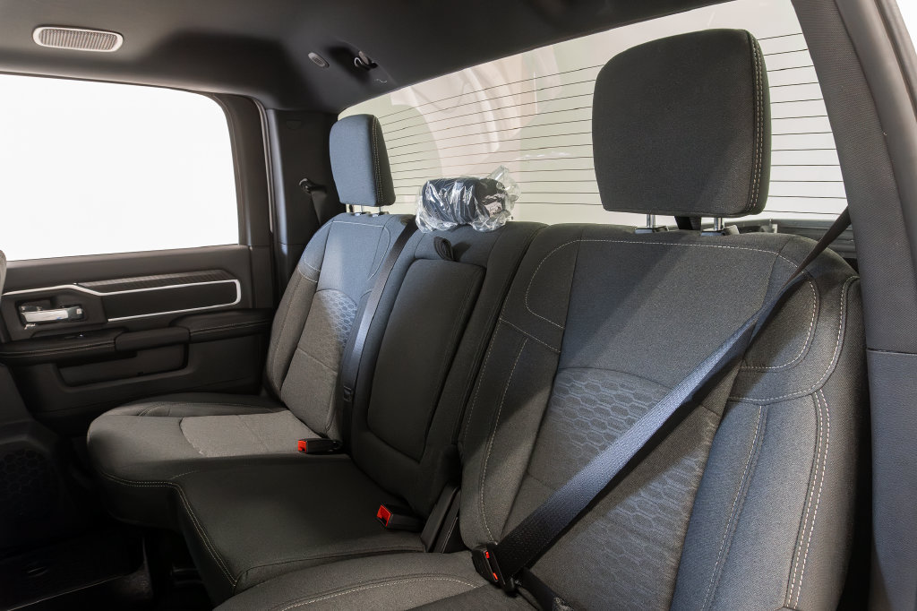 New 2027 RAM 3500 Big Horn AWD/4WD image 23