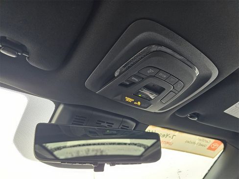 Used 2025 Toyota Crown Signia Limited w/ Advanced Technology Package image 31