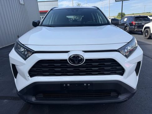 Used 2021 Toyota RAV4 LE AWD/4WD image 18