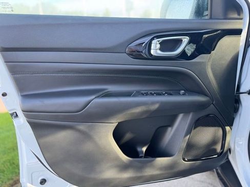 New 2026 Jeep Compass Limited image 12