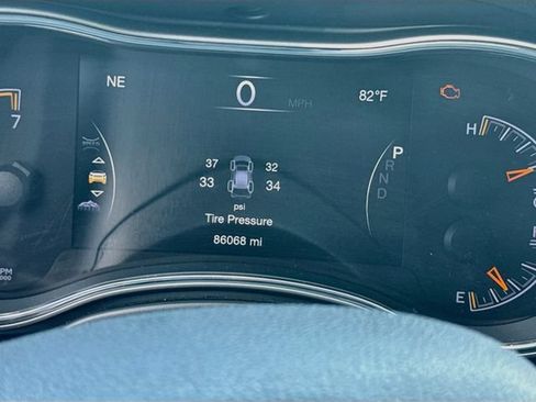 Used 2018 Jeep Grand Cherokee Limited w/ Luxury Group II AWD/4WD image 17