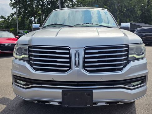 Used 2015 Lincoln Navigator 2WD image 2