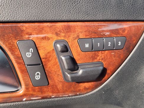 Used 2014 Mercedes-Benz SLK 350 image 27