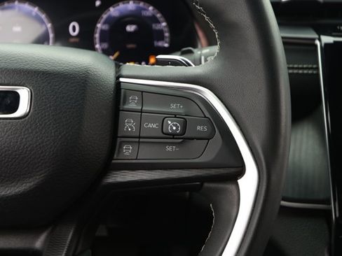 Used 2023 Jeep Grand Cherokee L Altitude image 14