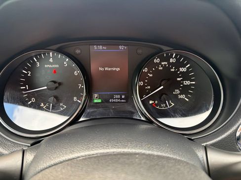 Used 2020 Nissan Rogue SV FWD image 9