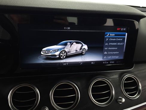 Used 2017 Mercedes-Benz E 300 4MATIC image 26