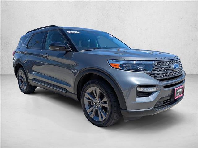 Used 2023 Ford Explorer XLT w/ Equipment Group 202A AWD/4WD image 3