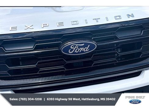 Used 2025 Ford Expedition Max Active AWD/4WD image 25
