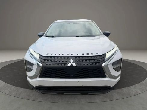 Used 2022 Mitsubishi Eclipse Cross LE FWD image 2