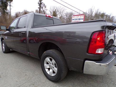 Used 2019 RAM 1500 Classic SLT image 9