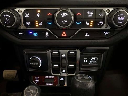 Used 2024 Jeep Wrangler Unlimited image 55