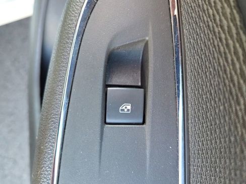 Used 2017 Chevrolet Cruze LS image 30