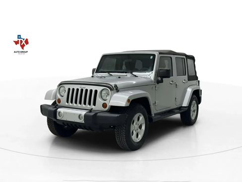 Used 2011 Jeep Wrangler Unlimited Sahara image 5