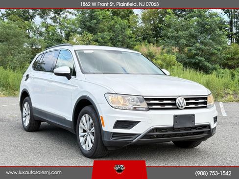 Used 2018 Volkswagen Tiguan SE w/ 3rd Row Seat Package AWD/4WD image 4