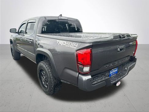 Used 2019 Toyota Tacoma TRD Off-Road w/ TRD Premium Off Road Package AWD/4WD image 8