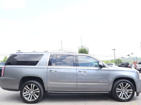 Used 2019 GMC Yukon XL Denali w/ Denali Ultimate Package AWD/4WD image 6