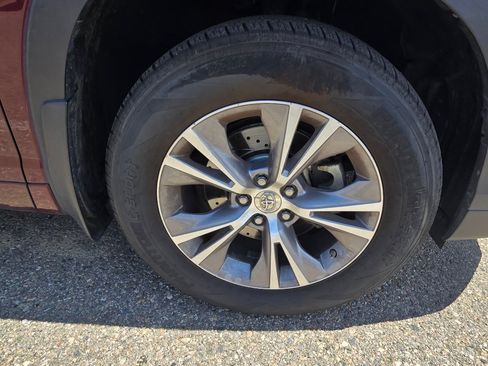Used 2015 Toyota Highlander XLE AWD/4WD image 8