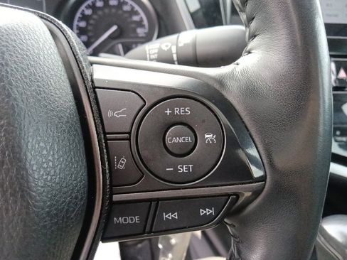 Used 2024 Toyota Camry SE image 19