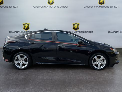 Used 2017 Chevrolet Volt LT w/ Comfort Package FWD image 4