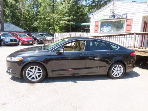 Used 2013 Ford Fusion SE FWD image 8