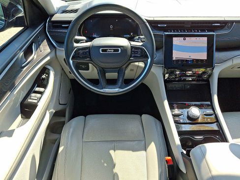 Certified 2022 Jeep Grand Cherokee L Overland w/ Luxury Tech Group IV AWD/4WD image 14