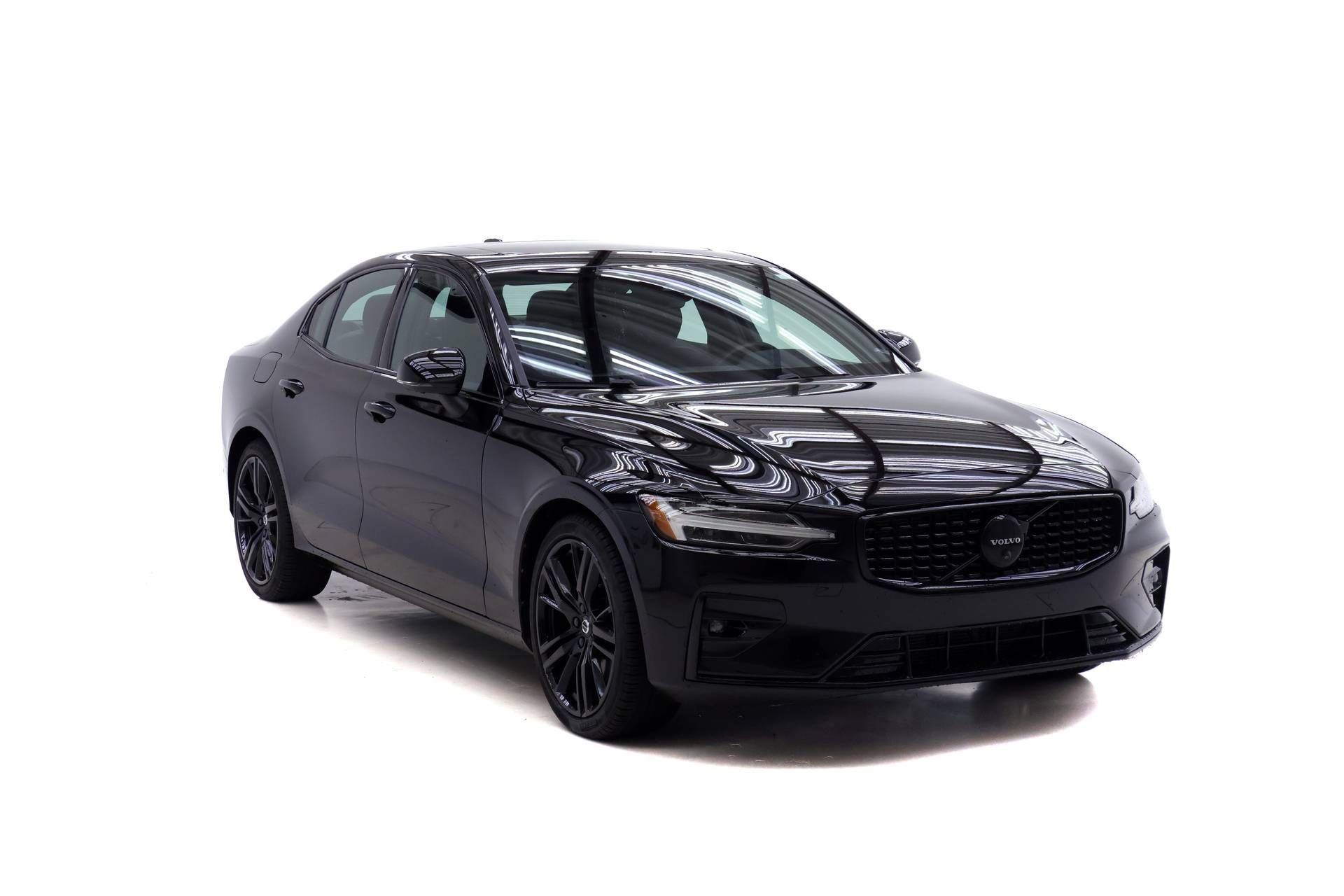 Certified 2024 Volvo S60 B5 Plus w/ Protection Package Premier FWD image 2
