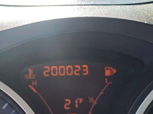 Used 2011 Nissan Juke SV image 10