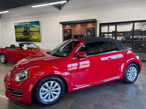 Used 2018 Volkswagen Beetle 2.0T Coast FWD image 6