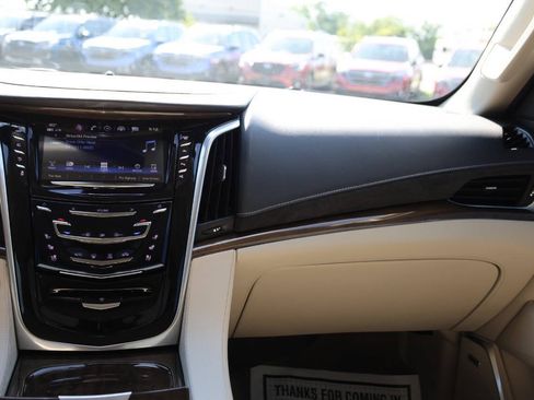 Used 2020 Cadillac Escalade Luxury AWD/4WD image 26