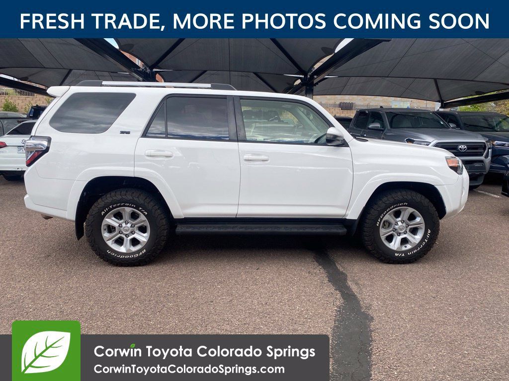 Used 2020 Toyota 4Runner SR5 AWD/4WD image 10