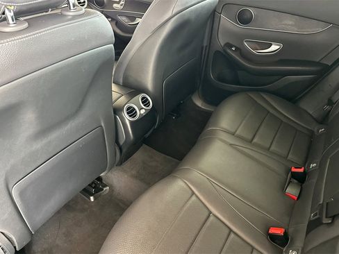 Used 2021 Mercedes-Benz GLC 300 4MATIC image 9