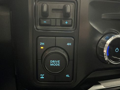 Used 2025 Ford F250 Platinum AWD/4WD image 34