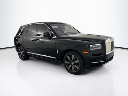 Used 2024 Rolls-Royce Cullinan AWD/4WD image 3
