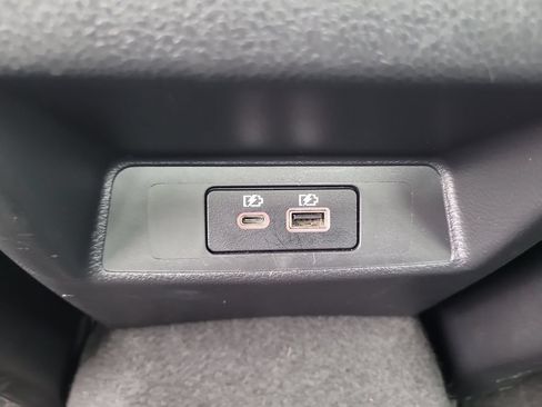 Used 2025 Nissan Altima 2.5 SV FWD image 14