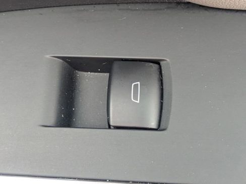 Used 2025 Chevrolet Traverse LT FWD image 34