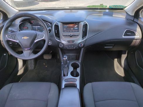 Used 2017 Chevrolet Cruze LT w/ Convenience Package image 14